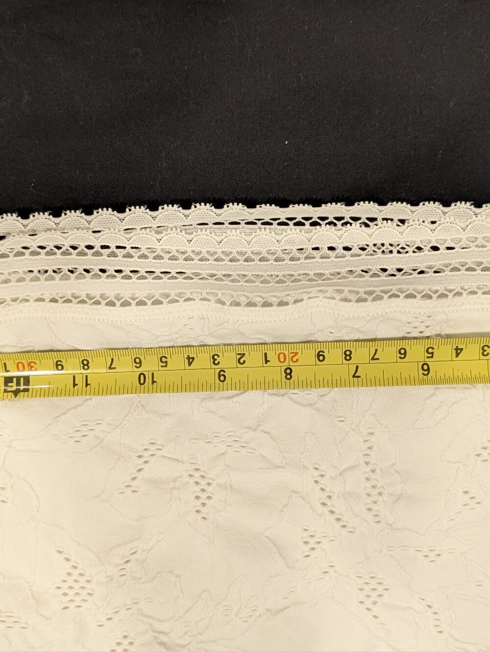 Aerie Superchill White Floral Lace Crop Top Scoop Neck L - Picture 4 of 4